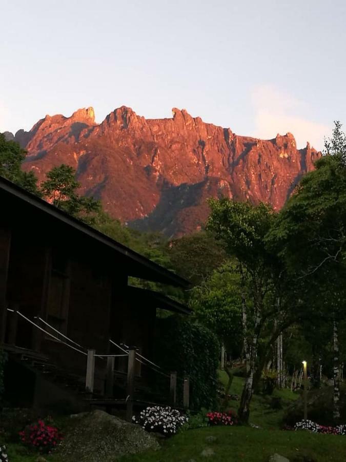 Hotel Spring Garden Kampong Kundassan Zewnętrze zdjęcie